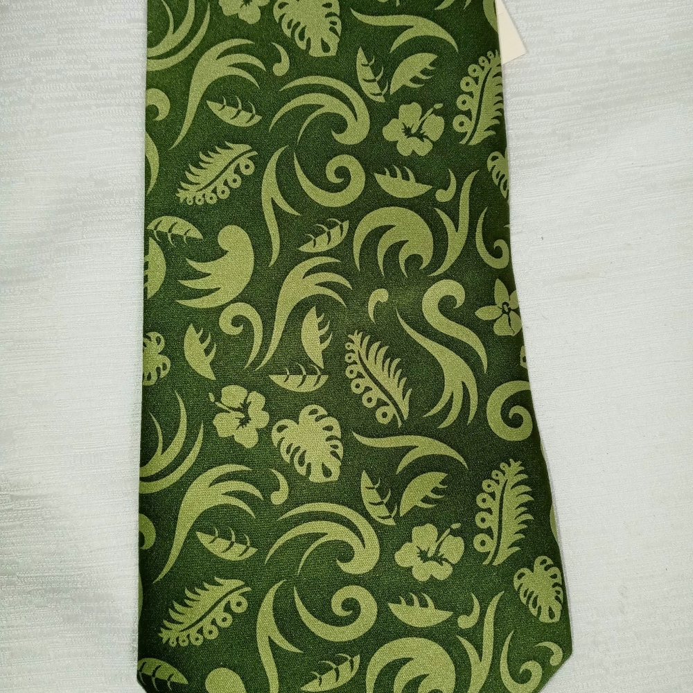 Rainforest Cafe Necktie Tie - 100% Silk USA made